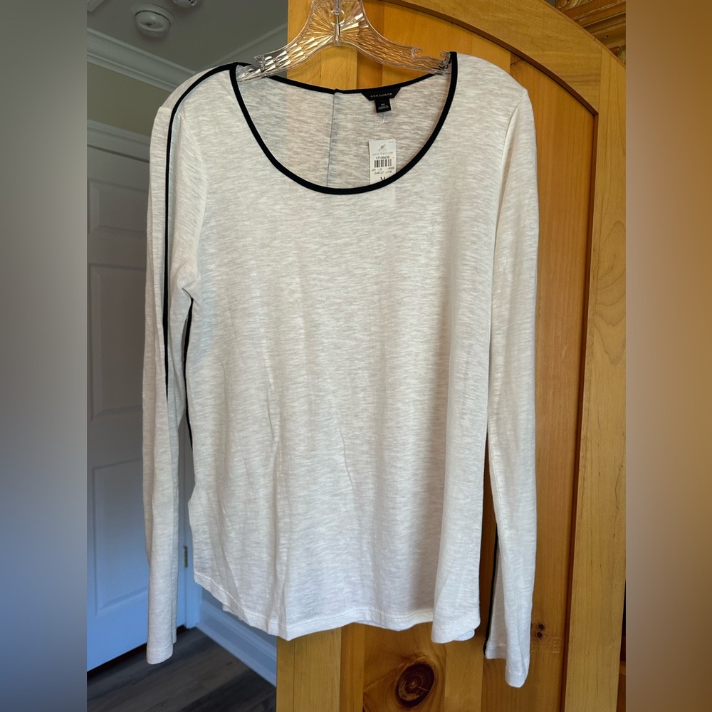 Ann Taylor White Long Sleeve Tee with Black Trim - NWT - Medium